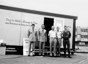 Centre Missionnaire Carhaix - Caravane exposition biblique à la caserne du 41e régiment d'infanterie de Châteaulin